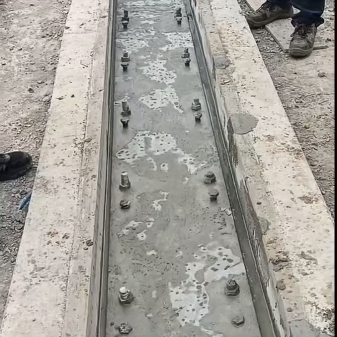青白江港口码头起重机龙门吊重型机械设备稳固用早强快凝轨道胶泥